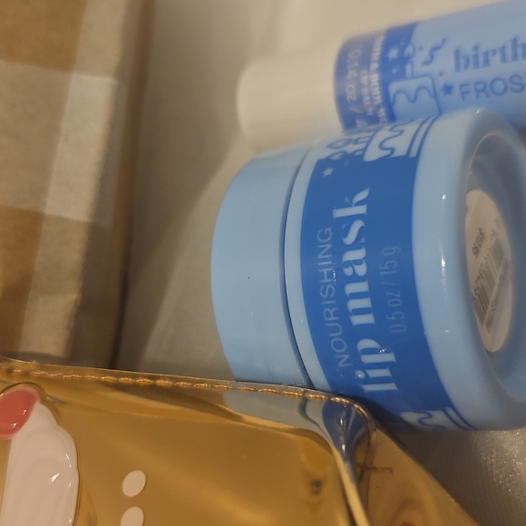 Bath & Body Works bundle!! - Picture 3 of 5